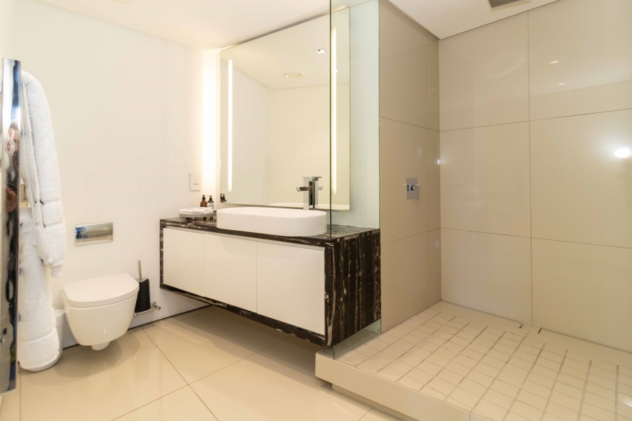 5 Bedroom Property for Sale in Clifton Western Cape